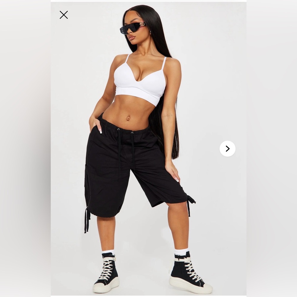 ❣️SOLD❣️Fashion Nova Black Cargo Shorts